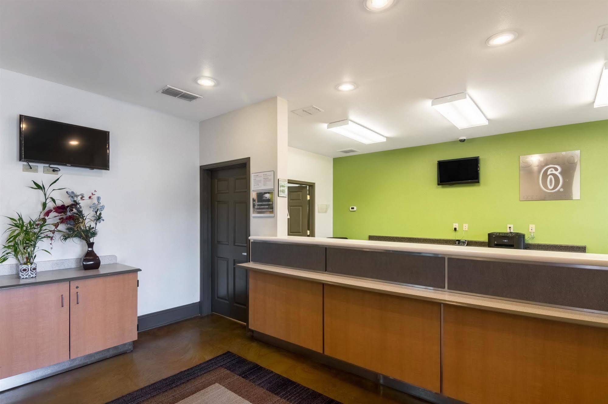 Studio 6-Lubbock, Tx - Medical Center Exterior photo